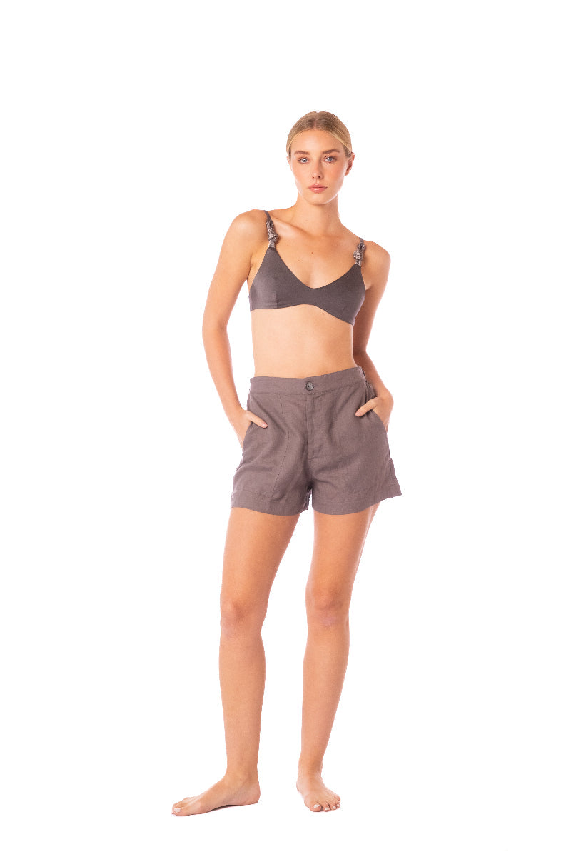 ROPA DE PLAYA SHORT CORTO EN LINO NORA 9440